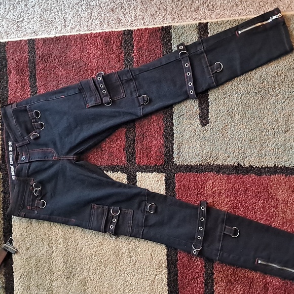 Hot Topic Black Skinny Jeans with Red Stitching Size 30/32 - Picture 2 of 3